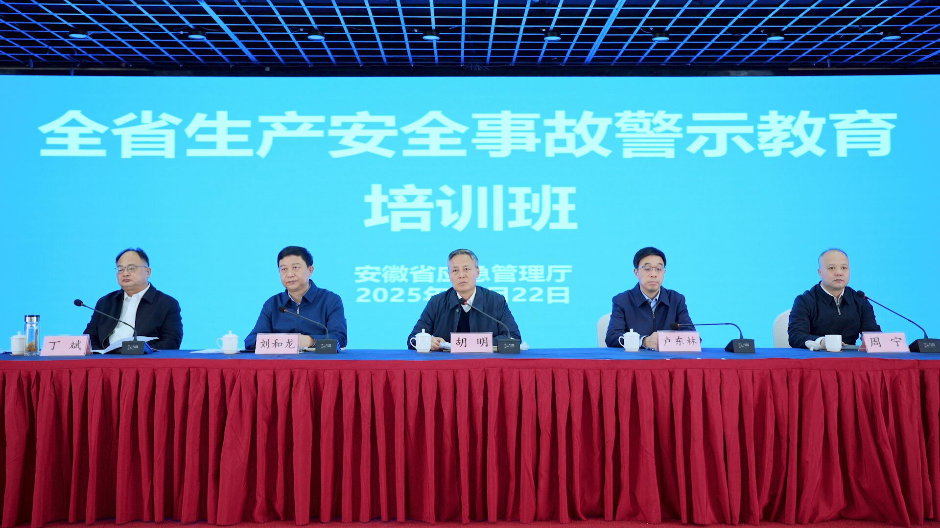 wKg8BmkAE3aACcY_ACpVYCEGzOM322